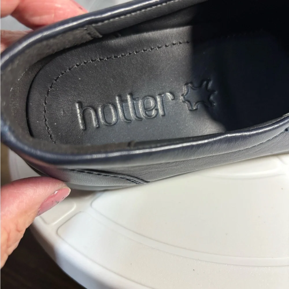Hotter women’s navy Glove all leather slip on flat loafers NWOT size 6